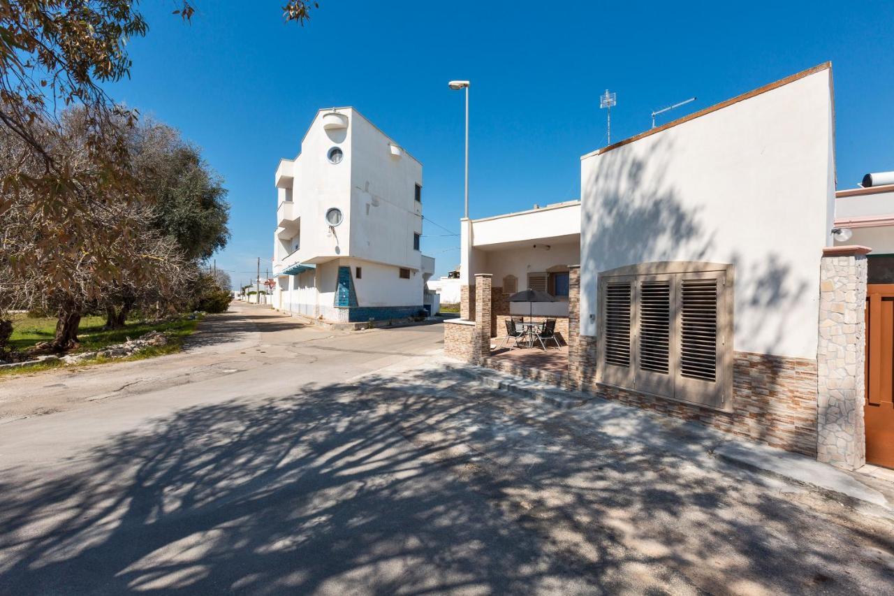 Villino Vanessa By Barbarhouse Torre Lapillo Exteriör bild